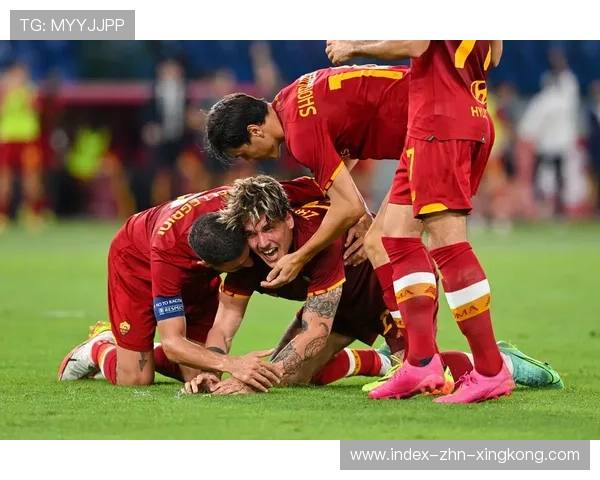 罗马主场两球完胜，穆帅激情怒吼边线！